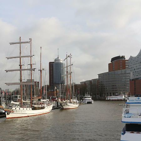 Hotel Segelschiff J.R. Tolkien Hamburg Exterior foto