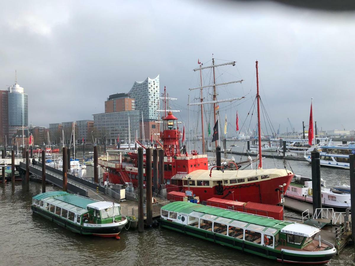 Hotel Segelschiff J.R. Tolkien Hamburg Exterior foto