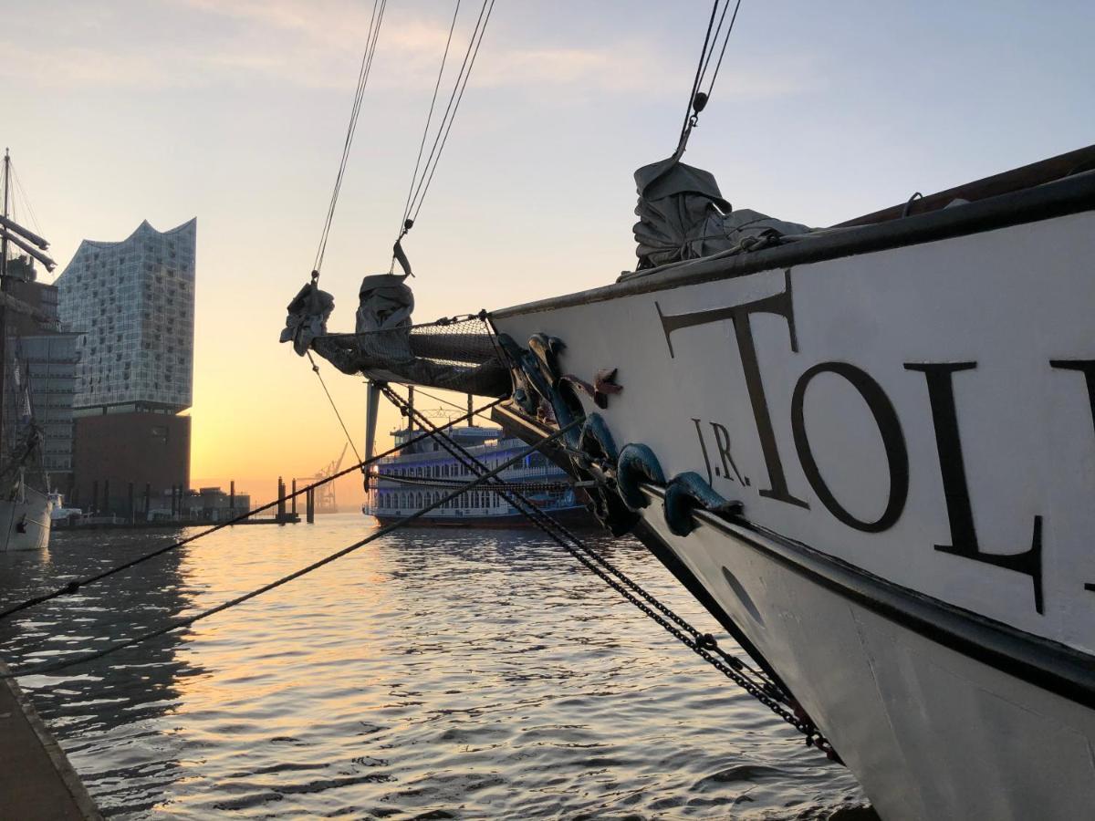 Hotel Segelschiff J.R. Tolkien Hamburg Exterior foto